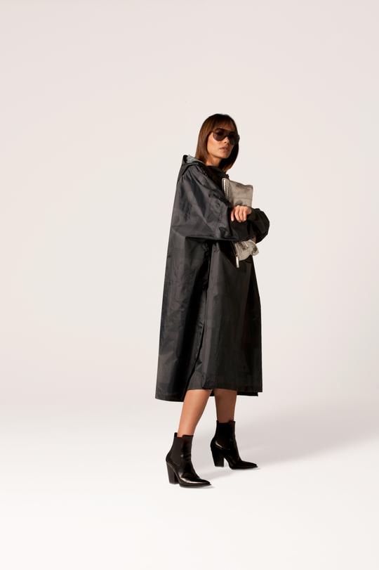 PONCHO BACK TO BLACK