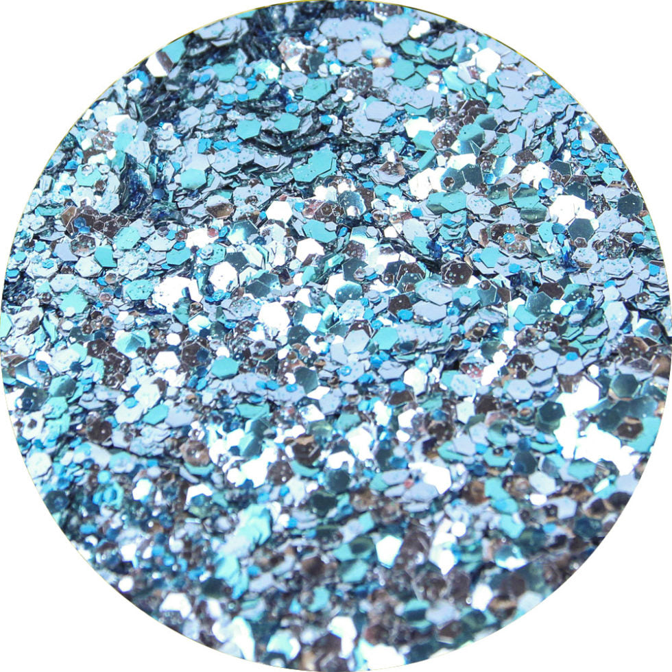 Pot de 5ml contenant un mélange de paillettes argentées, bleues et turquoises